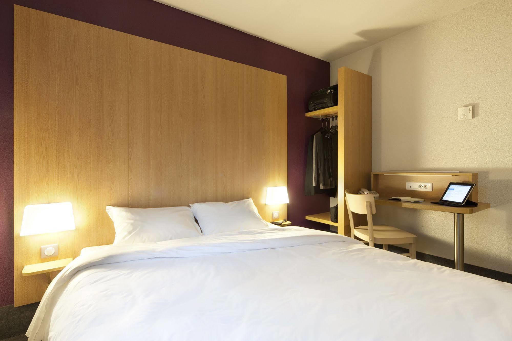 B&B Hotel Montlhery Linas Dış mekan fotoğraf