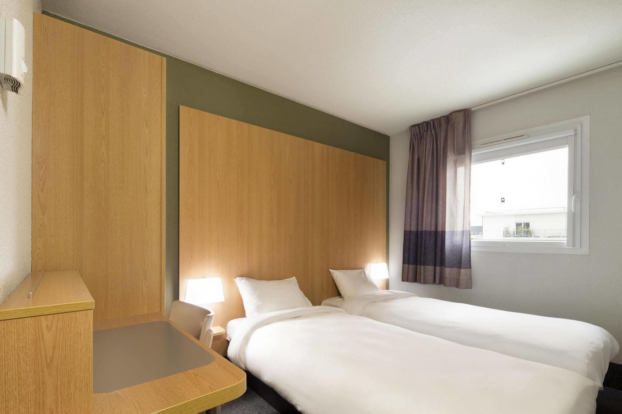 B&B Hotel Montlhery Linas Dış mekan fotoğraf